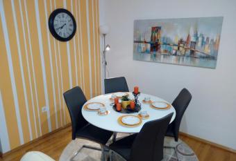 Aurora Apartmani allows 18 year olds to book a room