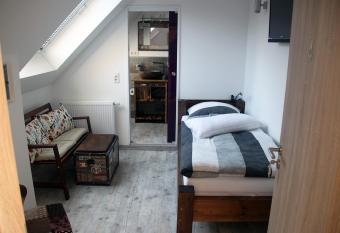 Lavendelhof Elsdorf allows 18 year olds to book a room