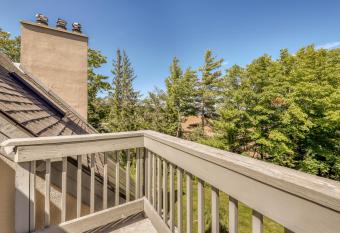 Mountain Green: 3D2 has Balcony rooms