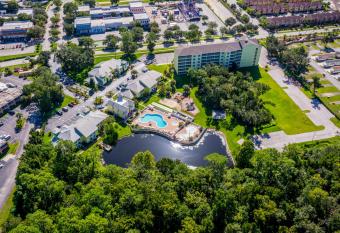 Barefoot Suite by Capital Vacations has Balcony rooms