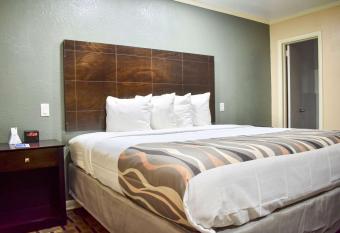 Rodeway Inn has Smoking rooms