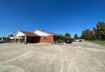 Razorback Inn has Smoking rooms