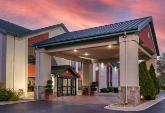 Best Western Plus Springfield Airport Inn allows 18 year olds to book a room