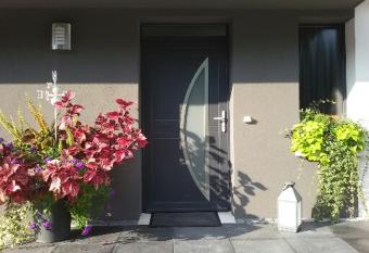 Gite  allows 18 year olds to book a room