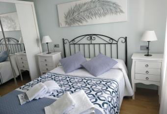 Gonzalo de Berceo 15  has Balcony rooms