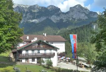 Alpenhotel Beslhof has Balcony rooms