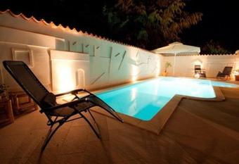 Hotel Makin has Balcony rooms