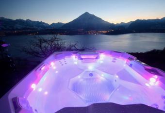 CHALET EGGLEN  allows 18 year olds to book a room