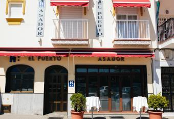 Hostal El Puerto allows 18 year olds to book a room