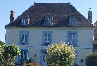 Maison Du Cheval has Balcony rooms
