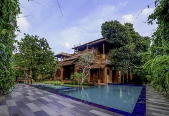 The Kabok Villa by Vivanya has Balcony rooms