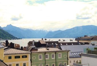 Apartment on Johannes-Gasse allows 18 year olds to book a room