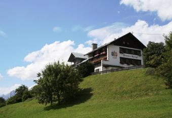 Pension Spiegl has Balcony rooms