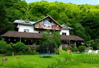 Pensiunea Valea Negrasului has Balcony rooms
