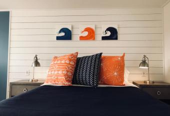 Breakwater Hotel has Balcony rooms