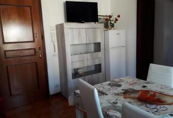 Da Debbydue has Balcony rooms