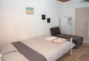 Safe and cozy studio in Xanthi! allows 18 year olds to book a room
