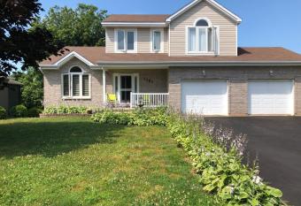 Homestay Bathurst, NB allows 18 year olds to book a room