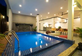 Noni Tree Hostel has Balcony rooms