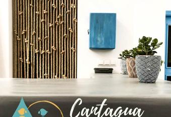 Cantagua Hostel has Balcony rooms