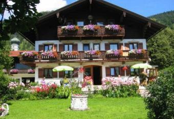 Landhaus Lengg has Balcony rooms