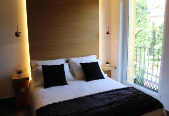 Salamanca Suites Libertad allows 18 year olds to book a room