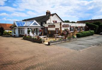 Ferns Hotel/Palms Leisure allows 18 year olds to book a room