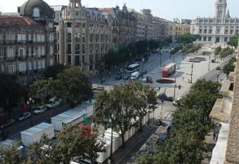 Hotel Universal allows 18 year olds to book a room