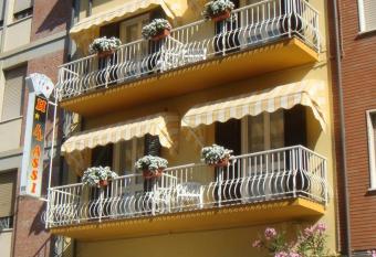 Hotel I 4 Assi has Balcony rooms