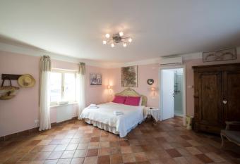 Residence La Pera Bugiarda has Balcony rooms