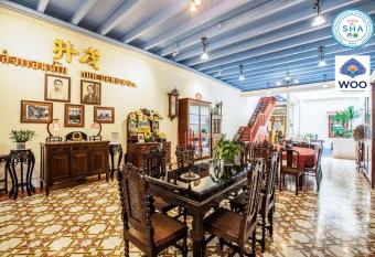 WOO Gallery & Boutique hotel has Balcony rooms