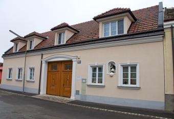 Privatzimmer Familie Schwarz allows 18 year olds to book a room