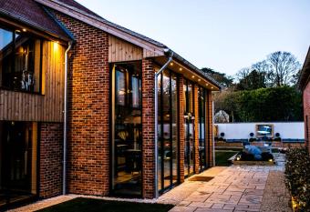 Baraset Barn Hotel has Balcony rooms