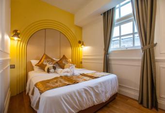 White Mansion Penang allows 18 year olds to book a room