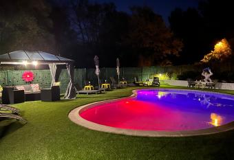 LE MAS RESCATOR has Balcony rooms