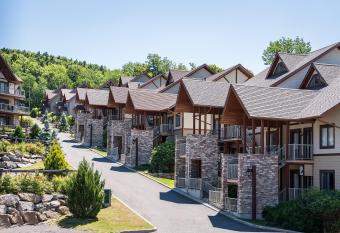Condos Ch  teau-Bromont allows 18 year olds to book a room