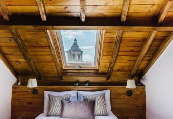 Casa Roaz has Balcony rooms