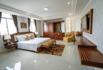 Duc Long Gia Lai Hotels & Apartment allows 18 year olds to book a room