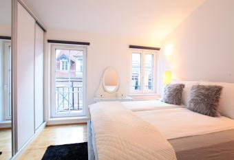 Honey-Sorgatina allows 18 year olds to book a room