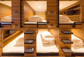 Sauna & Capsule AMZA (mens only) allows 18 year olds to book a room