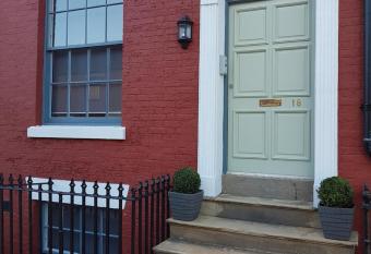 The Spring Bank APARTHOTEL allows 18 year olds to book a room