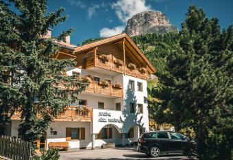 Pension Merisana has Balcony rooms