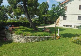 Casale Fonte delle Pietre has Balcony rooms