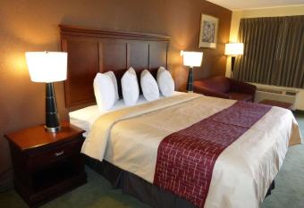 Red Roof Inn & Suites Cleveland, TN has Smoking rooms