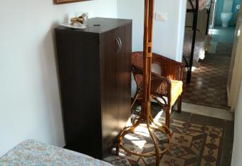 Enrico gli amici del mare allows 18 year olds to book a room