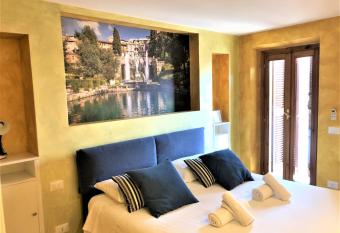Villa d Este House has Balcony rooms
