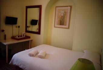 Aron Guest House allows 18 year olds to book a room