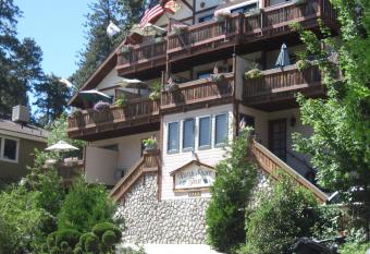 The North Shore Inn has Balcony rooms