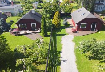 Teeny and Loora has Balcony rooms