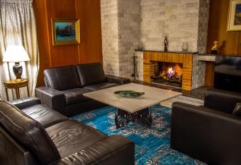 Priamos Kalitehnoupoli has Smoking/Balcony rooms